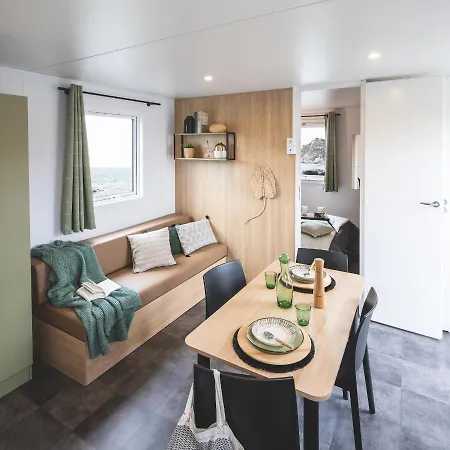 Les Palafitos Luglon