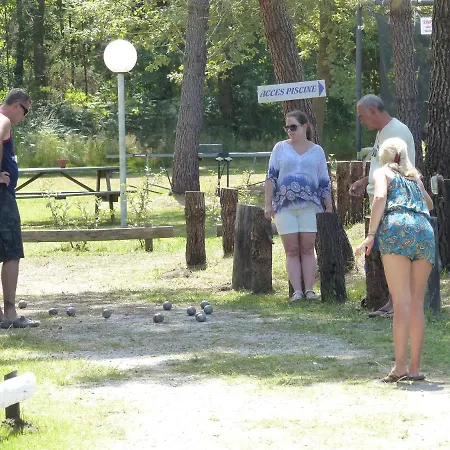 مكان تخييم Les Palafitos Luglon