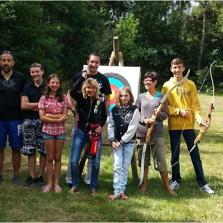 مكان تخييم Les Palafitos 3*