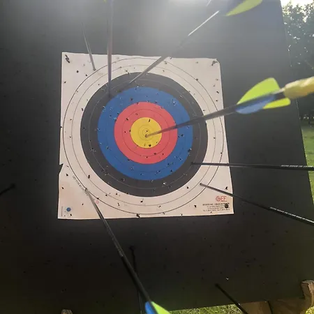 مكان تخييم Les Palafitos 3*