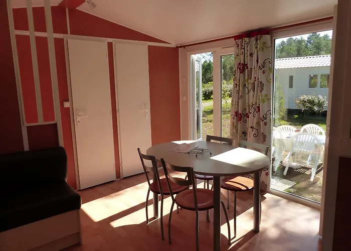 Camping Les Palafitos Luglon